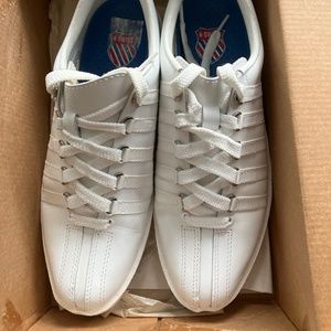 K-Swiss Classic Size 7 Tennis